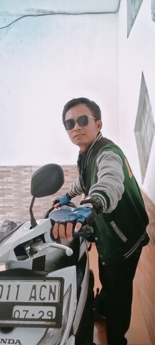genksoekhan's tweet photo. Iseng we lah🤭😂
#genksoekhan https://t.co/dONkWGdyHK