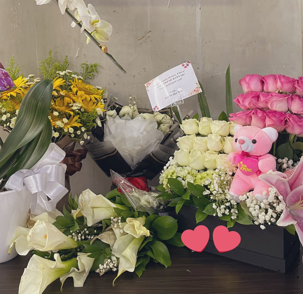 chichafrancisca's tweet photo. Teman2, terima kasih (lagi dan lagi) atas dukungan dalam berbagai bentuk, juga atas pesan-pesan yg berenergi. Maaf bila belum sempat membalas satu per satu. Semoga doa-doa baik menyertai teman2… 🌺✊🏽 https://t.co/84xy1wtR4D