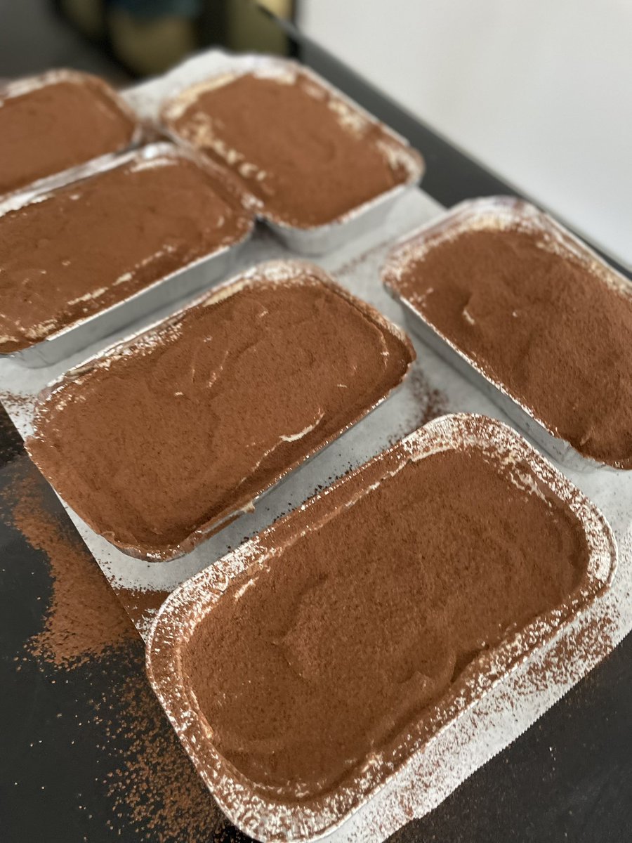 AireenJohan's tweet photo. I tau trend sekarang Tiramisu ni tapi i yakin Tiramisu i bukan mcm 163cm 🤪😂 If anyone nak beli, reply comment ni okay! I jual sebekas ni RM15 and i only deliver area klang valley je https://t.co/zhMg6avrHc
