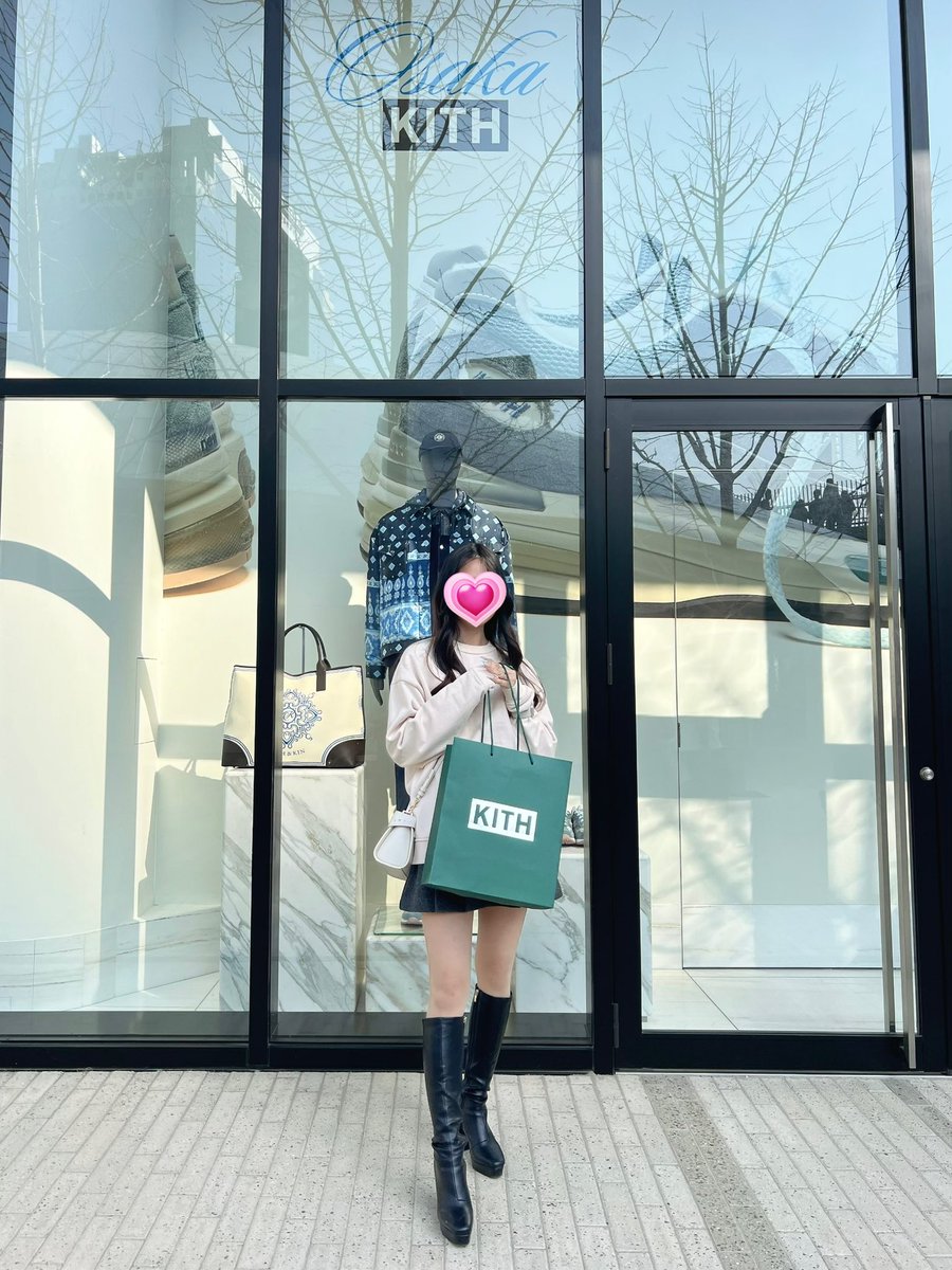 em____us's tweet image. アイス食べに行って、靴持って帰ってきた🍨👟🤍

念願の神座ラーメンも食べられてハッピーだった！！おいしかった！