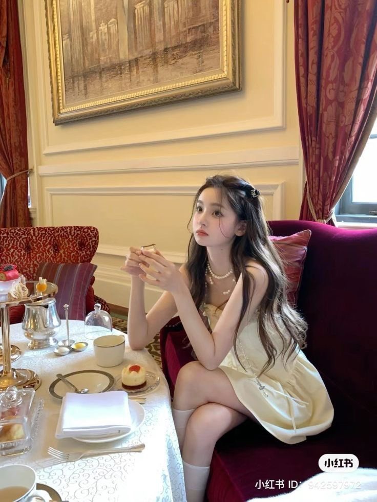 ขอเสื้อผ้าที่ใส่แล้วดูลัคชู ติดแกลมหน่อยค่ะ🥺