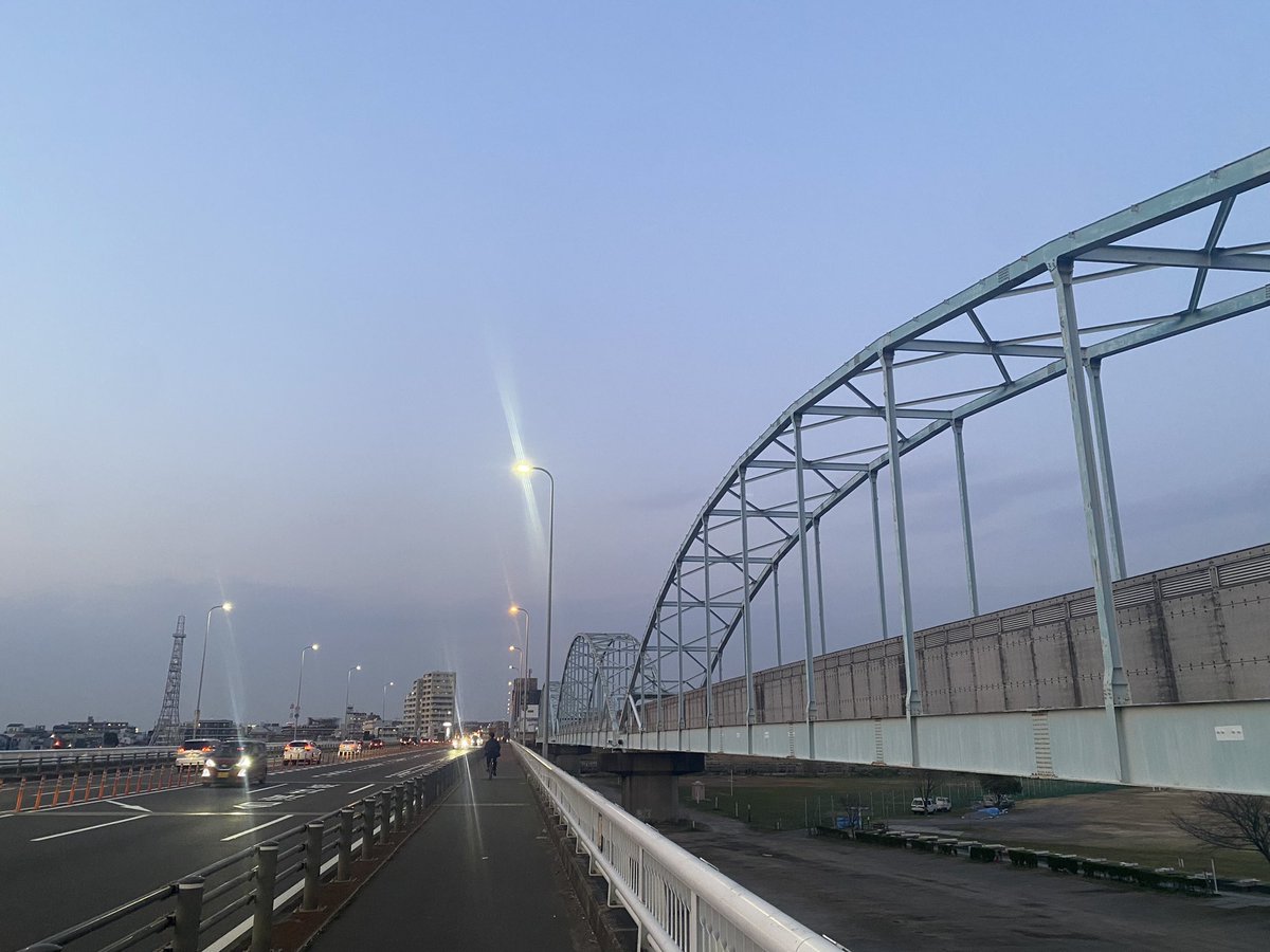 nogi_ioki's tweet photo. 歩いて30分ほどなんで来ました多摩川大橋
#ネーブルオレンジ
#五百城茉央 https://t.co/zW8aVXgnQb