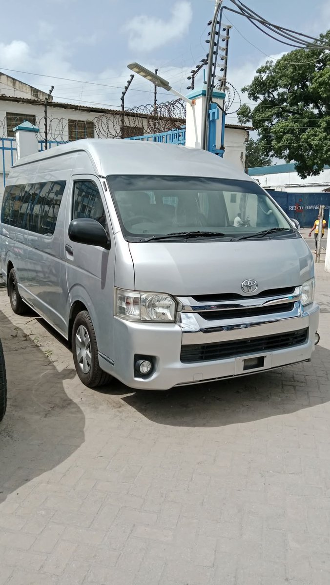 lantechea's tweet photo. TOYOTA HIACE – IN MOMBASA! 
💰 Cash Price: KES 4,500,000
💰 Deposit: KES 1,000,000
💰 Balance: KES 3,500,000
💰 12% Compound Interest on Balance: KES 420,000
💰 Gross Loan (Balance + Interest): KES 3,920,000
💰 50-Month Repayment Plan: KES 78,400/ month https://t.co/dCnXnLts4e