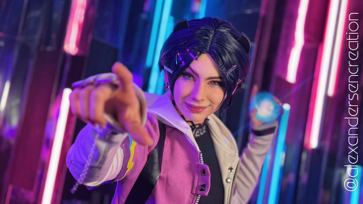 AndersenCreate's tweet image. Time is not on your side when Clove is near. The shadows creep in, traps are set—there’s no escape. 

#Valorant #Clove #Cosplay #iphone15pro