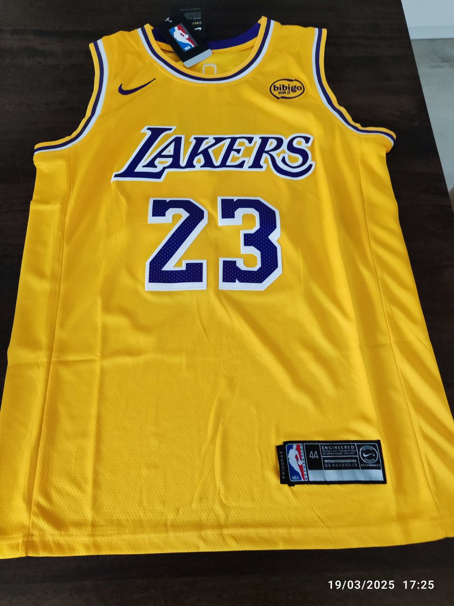 popigg's tweet photo. Gracias a @PasionBasketNBA y @BestSh0p por la camiseta del sorteo. Aunque parece que ponérmela no ha traído la mejor suerte al equipo. https://t.co/49JCkheMDW
