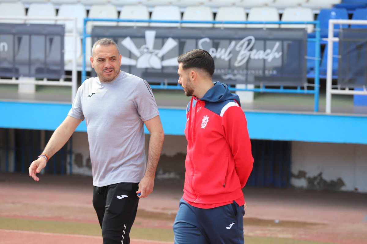 UDMelilla's tweet photo. 👋¡Hola, @CD_Illescas! 

💙🏟️ ¡Bienvenidos al Álvarez Claro!

🔜¡Nos vemos en nada en el césped! 

#DeTodaLaVida @melilla_deporte
#MelillaIllescas https://t.co/UkujyywlFZ