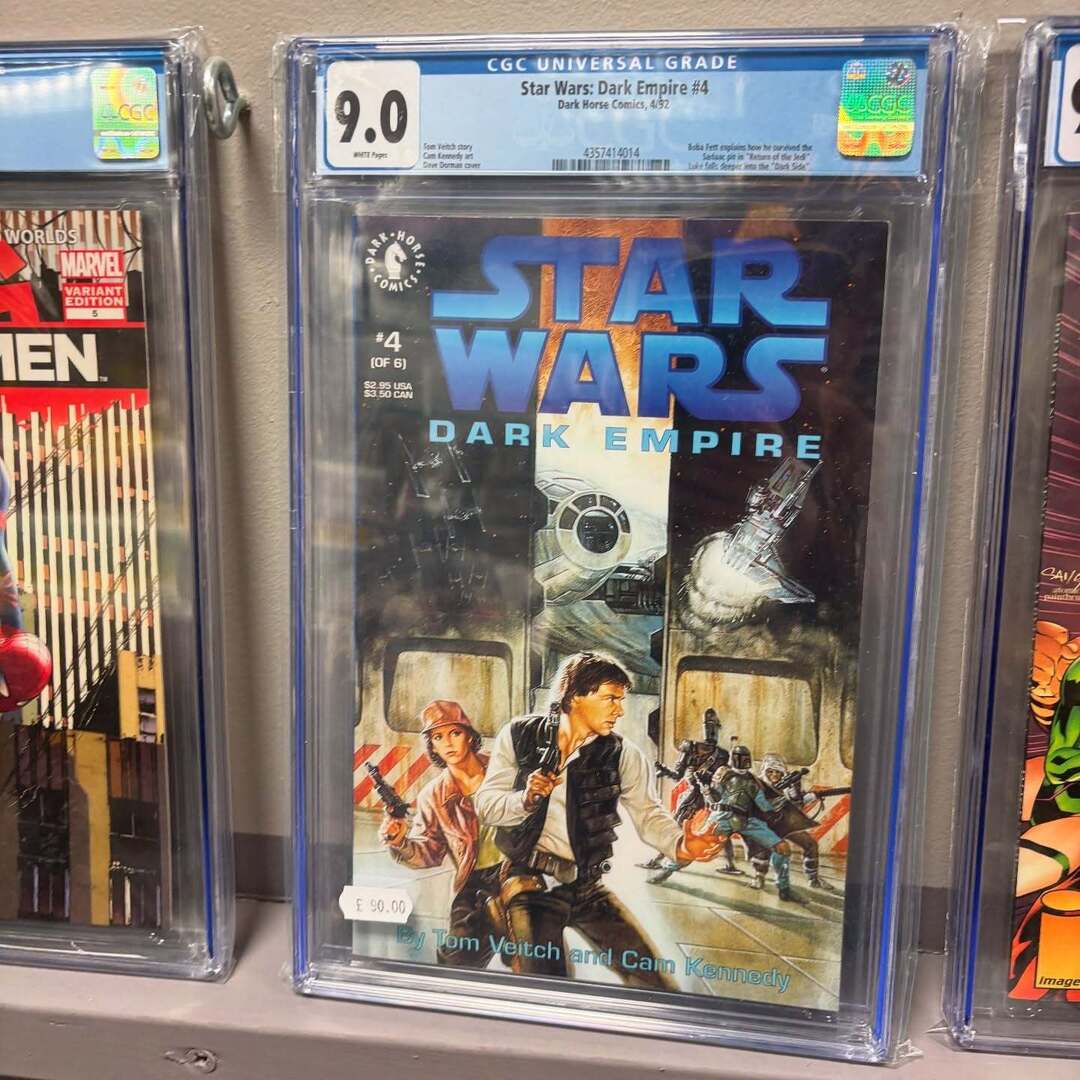 FanthaTracks's tweet image. From Insta: instagr.am/p/DHi31G8q_jx/
Nice selection of dark horse n marvel #starwarscomics and #funkostarwars in @vinylvitalsigns in east gate shopping mall - Gloucester city centre.