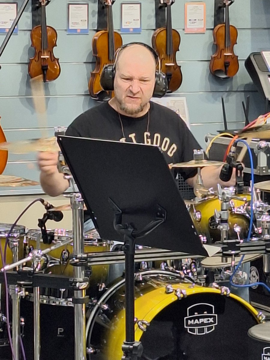 joebertrand's tweet image. I was fortunate enough to have attended information/clinic put on by  Phil Greco. Hosted by Long and McQuaid music and #mapexdrums  Fantastic demo on being creative with Triplets and 6 stroke rolls.
Thanks again to the staff and promoters.