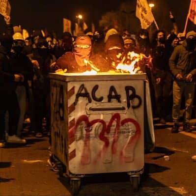 Radical Graffiti tweet media