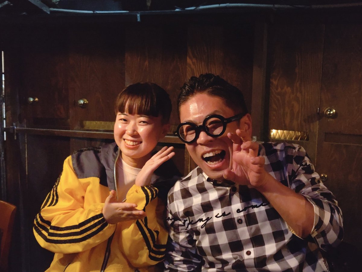 本日は第一回てんてこ米舞の会にお越しいただきまして誠にありがとうございました。
温かいお客様に沢山助けていただきました。
終演後の打ち上げで米紫師匠とお写真撮っていただきました！
まだまだ未熟者ではございますが、これからもどうぞよろしくお願いいたします。