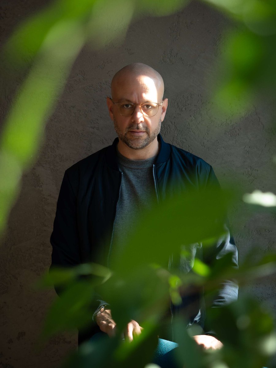 🌟 Leadership in 2023 is all about authenticity, empathy, and adaptability. Remote work has reshaped team dynamics, demanding leaders who inspire trust and foster collaboration. Emotional intelligence is now essential in decision-making.  #Leadership