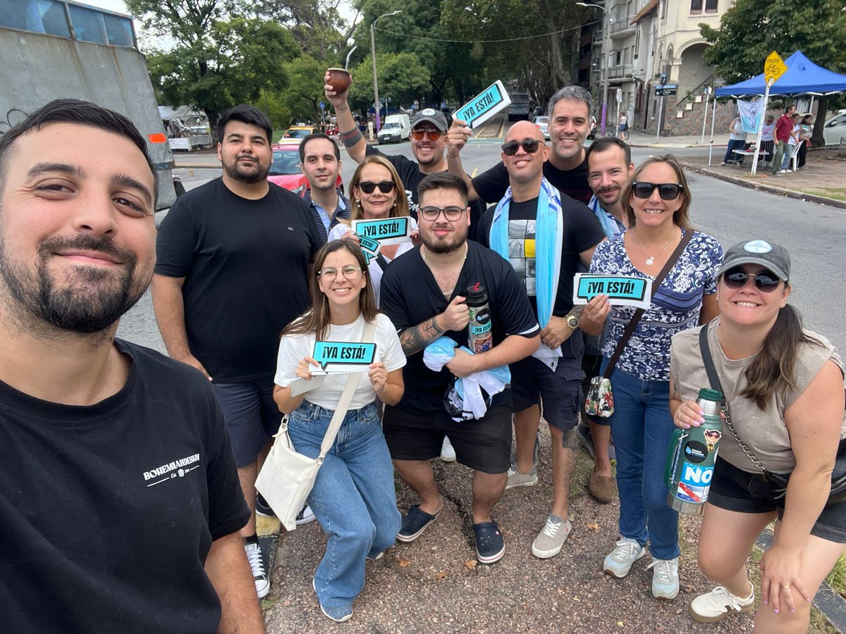 En la feria del Parque Rodo junto a mis compañeros de la <a href="/lista71/">Lista 71 [oficial]</a> en mayo vamos con <a href="/MartinLemaUy/">Martin Lema</a> Intendente. #YaEstá