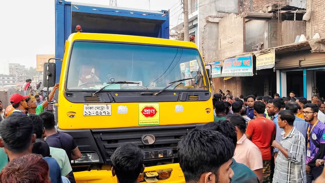গোবিন্দগঞ্জে প্রাণ কোম্পানির কার্গো চাপায় প্রাণ হারালো যুবক