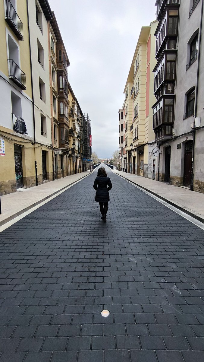 raul_detena's tweet image. Quien no sabe lo que busca, no entiende lo que encuentra... Cuántos caminos a ningún lado...

#ReflectionTime #PárateYPonSentido