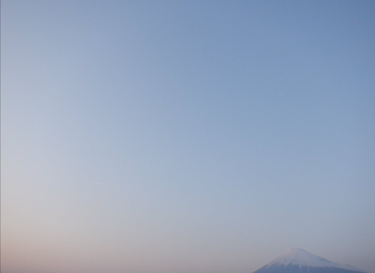 float_fuji_sup's tweet photo. 黄昏時🌇
今日の黄昏前富士山🗻
本日も♪御指導ありがとうございました💧m(__)m💙💚💛❤️💗
#黄昏時 #富士山 #夕日に乾杯 #絶景 #新発見 #風と共に #体験 #mtfuji #ocean #nature #sports #nsp #selfdiscovery #experience #floatfuji #sunset https://t.co/y3pOWSvgc5