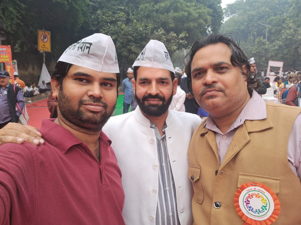 VinodYa12843472's tweet photo. UPS के नाम पर सरकारी कर्मचारियों के वेतन से हर महीने होती कटौती को हड़पने की साजिश बर्दाश्त नहीं
#BoycottUPS 
@PMOIndia @narendramodi @FinMinIndia @nsitharaman @AINPSEFofficial @ManjeetIMOPS @VinodYa12843472 https://t.co/NGuIKlinza