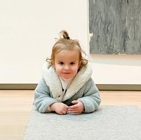 —— ◇ Ella me cambio la vida. Ahora tengo que ausentarme un mes y ya tengo la autorización para que todo sea correcto, no hay persona en la que confíe más que ella ( <a href="/xRydelsHeart/">Rydel ꨄ︎'s Yuuji.</a> ) es solo un mes hijita. ( <a href="/BabyZzyzwicz/">Arlene Zzyzwicz Latimer.</a> ) y mamá volverá.