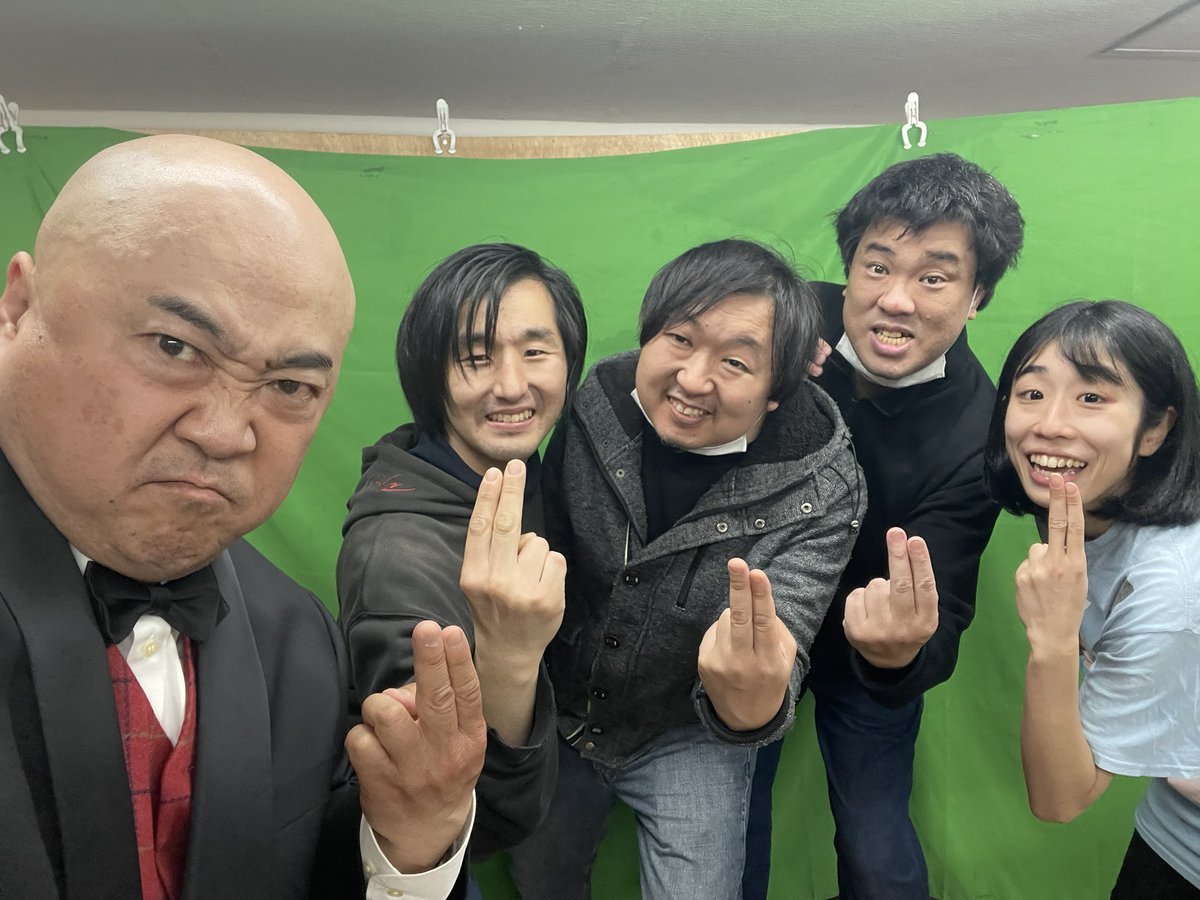 aibou_blacksun's tweet photo. 本日はぴっかり総帥主催のぴかぴかライブ15を見てきました。
先に別のライブでお会いしているイイダさんもゲスト参加
林檎さんの怖い話の後日談を含め皆さん披露したネタが面白かったです😆
#ぴっかり高木
#かずみん
#イイダ
#印度の林檎
#OK2 https://t.co/XuERMcqVQS