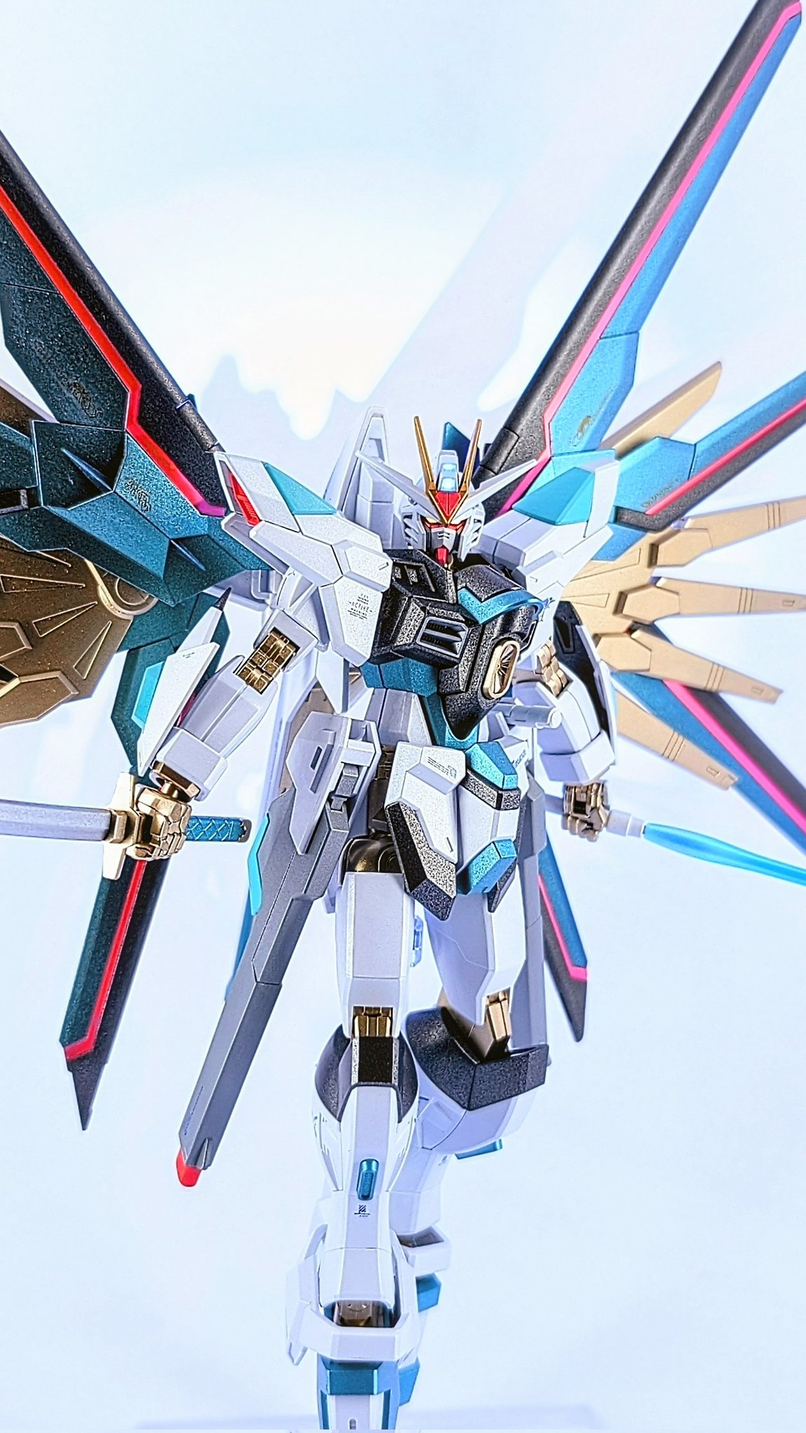 hgマイティストライクフリーダムガンダム　初音ミクイメージカラー マイティーストライクフリーダム 初音ミクイメージカラー