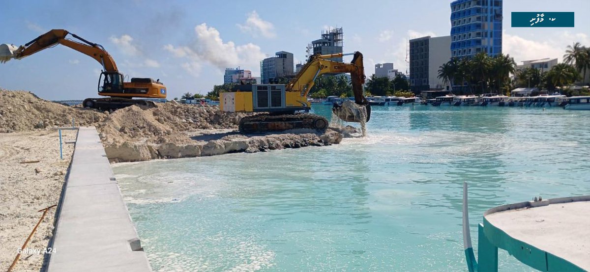 MIHUDmv's tweet photo. ކ. މާފުށި ބަނދަރު އަޕްގްރޭގް ކުރުމުގެ މަޝްރޫޢުގެ %55.3 ވަނީ ނިމިފައި 

އަދާހަމައަށް ބަނދަރުގެ އެއްގަމު ވާޓަރުވަނީ %100 ނިމިފައި
އަދި މިހާރު ކުރިއަށް ދަނީ ބަނދަރު ފުން ކުރުމުގެ މަސައްކަތް

Images via: @MTCCPlc 

#HarbourProjects https://t.co/f2srHZG0Uu