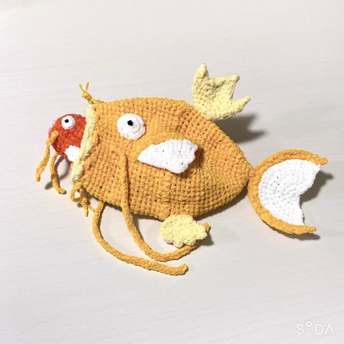 妻がまたポケモンの編み物作品作ってくれた!巾着とあみぐるみ!どっちもかわいい! 