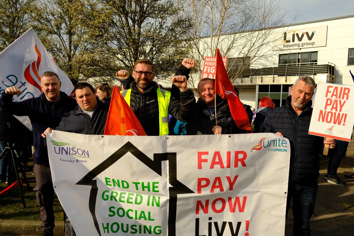 Unite the union: join a union (@unitetheunion) on Twitter photo While the CEO bagged a £30,000 pay rise the
<a href="/LivvHousing/">Livv Housing Group</a> workforce is fighting just to make ends meet. Support for Livv workers fighting for a fair pay deal ✊ While the CEO bagged a £30,000 pay rise the
<a href="/LivvHousing/">Livv Housing Group</a> workforce is fighting just to make ends meet. Support for Livv workers fighting for a fair pay deal ✊