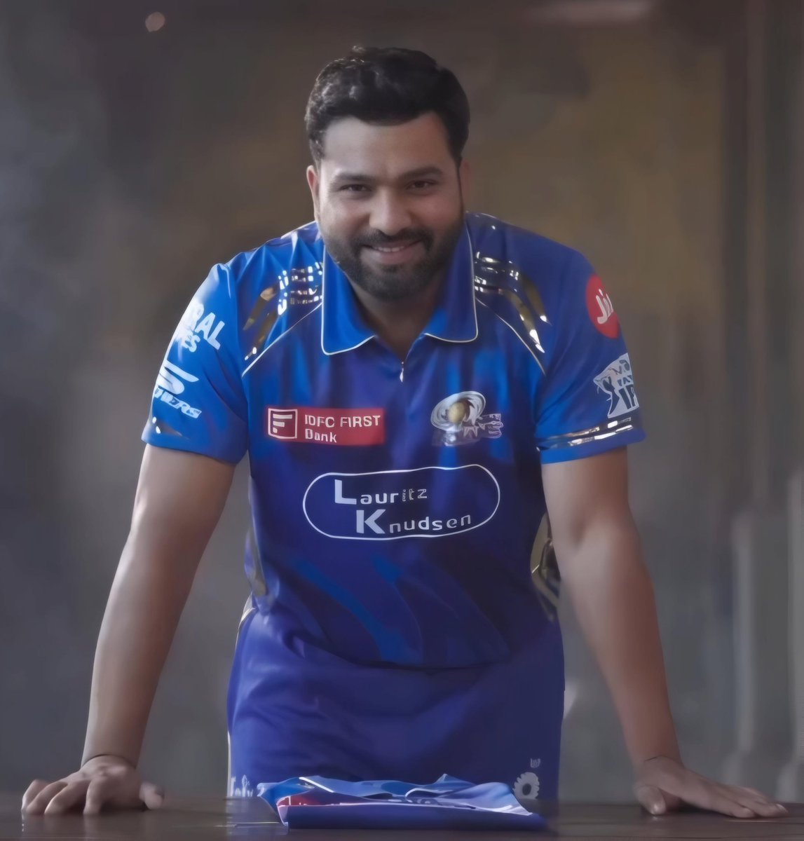 Always4kohli's tweet photo. 🚨 GIVEAWAY ALERT 🎁 

Predict Rohit Sharma score vs CSK and winner of match.

One lucky winner will get Rs 5000 UPI &amp; Latest MI Jersey 

How to enter:
1. Like and RT
2. Must follow

#CSKvsMI #SRHvRR #RCBvKKR #ipltickets #RohitSharma #TravisHead #ipl2025openingceremony https://t.co/AsLDyjG4U3