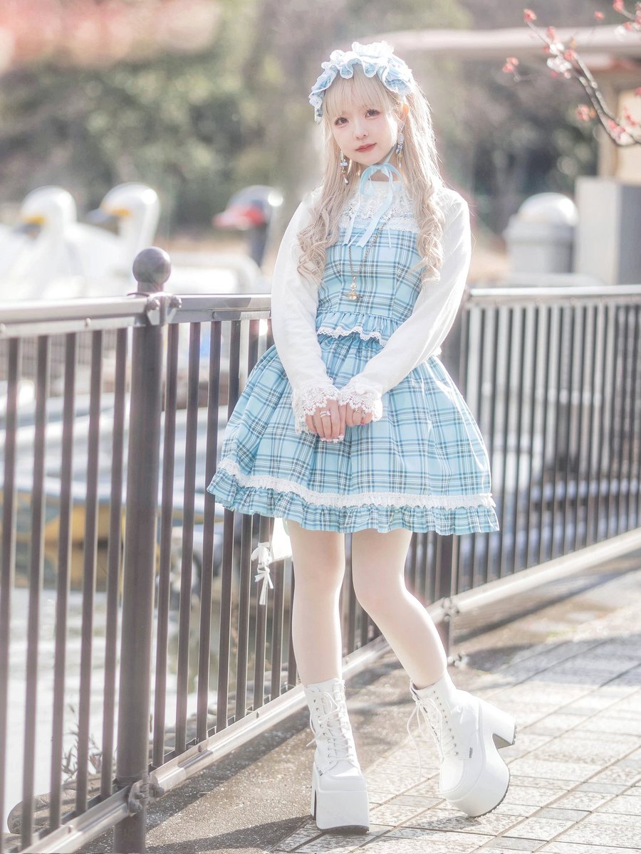 最近は矢沢あい先生の作品に出てくる90年代のガーリーな女の子みたいな