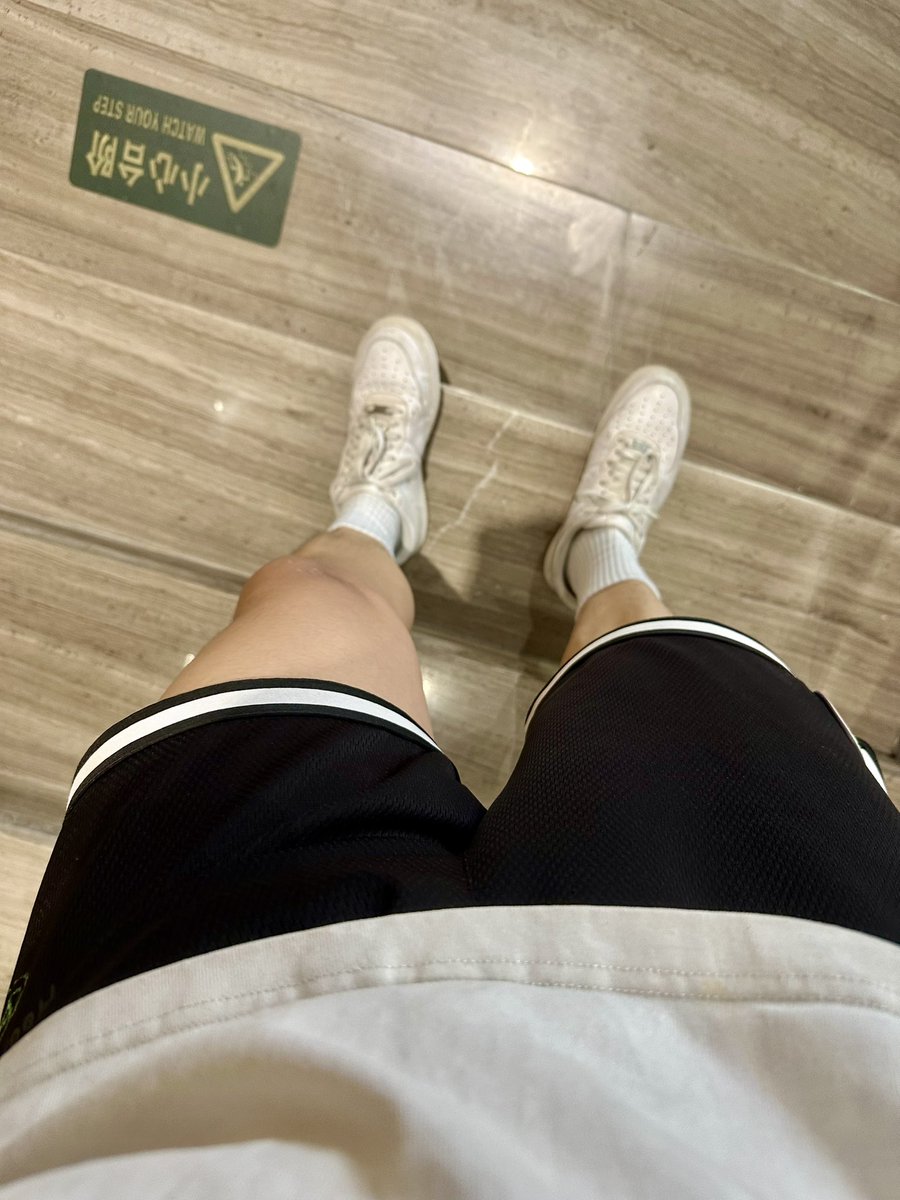 WantBigDick00's tweet photo. 呜呜最近周末疯狂加班，累die🥹 https://t.co/kxHnq1z698