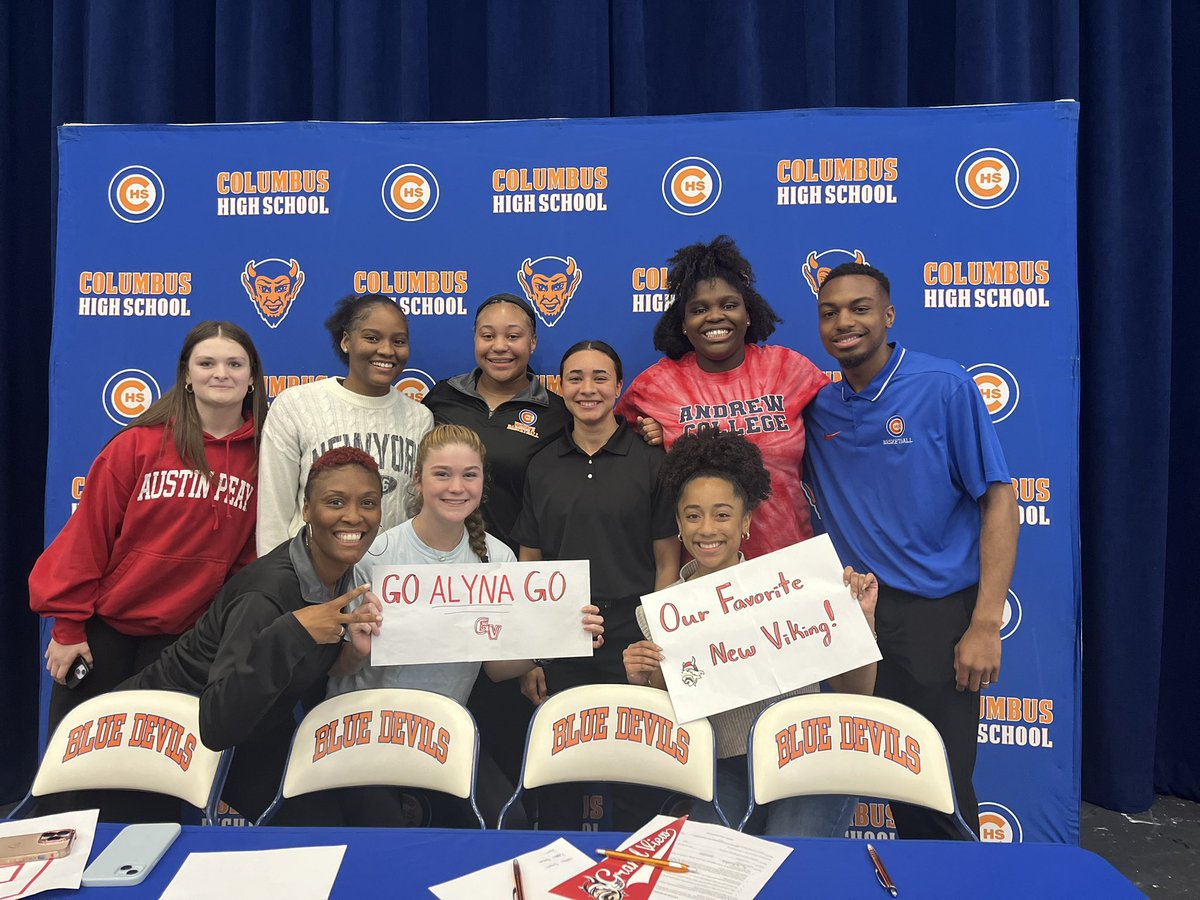 Want to give a huge congratulations to senior Alyna Gilbert for making it official and signing on the dotted line to continue her academic and athletic career at Grand View University ‼️🙏🏽🔥

Sports:
• Basketball
• Cross Country 
• Track