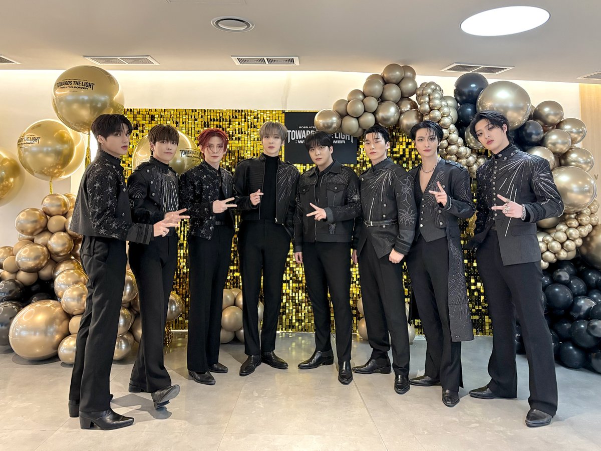 ATEEZofficial's tweet image. [📷] TODAY ATEEZ

ATEEZ 2025 WORLD TOUR [TOWARDS THE LIGHT : WILL TO POWER] FINALE IN SEOUL DAY 2⭐

앞으로도 ATEEZ가 써 내려갈 이야기의 주인공은 ATINY일 테니
언제나 서로에게 가장 밝은 빛이 되어주며
같은 곳을 향해 달려가요✨

#TowardsTheLight #Will_To_Power
#TODAY_ATEEZ #ATEEZ…