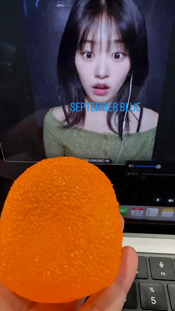 SeptemberBlue91's tweet image. 250322 애플뮤직 영통

유진의 탄제린’s new friend ㅋㅋ

봉주 (유진가 지은 이름🥰)

#아이브  #IVE #안유진 #Anyujin #yujin #アンユジン #安宥真 #安兪真