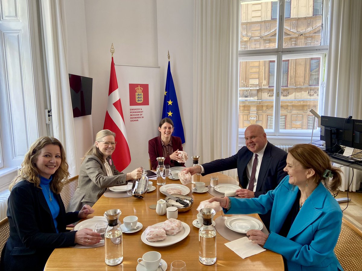 Finland_OSCE's tweet photo. Happy Nordic Day! 🇫🇮🇸🇪🇩🇰🇮🇸🇳🇴
Every week, the Nordic Ambassadors gather for their #hygge lunch. Nordic cooperation remains strong within the OSCE – thank you, dear neighbours, for the close collaboration and friendship. #NordensDag #OSCE25FI https://t.co/GvXzXubqC2