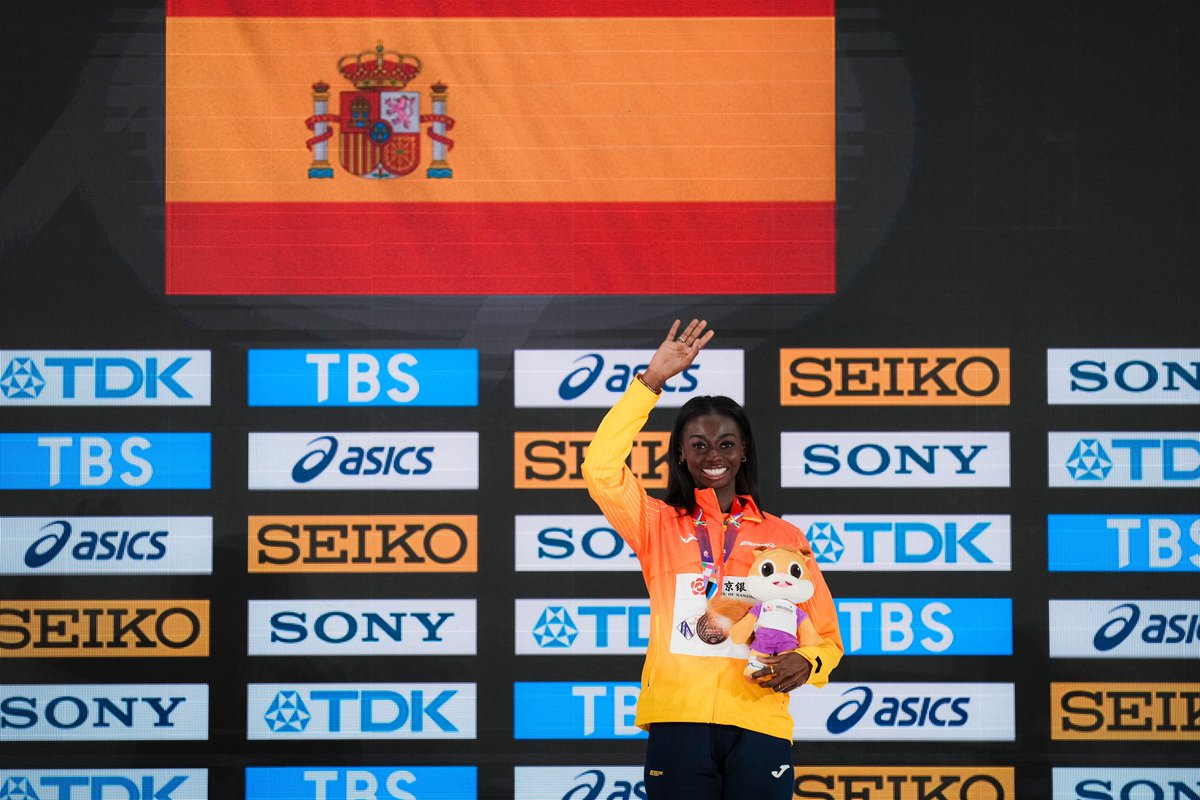El segundo 🥉 mundial indoor de <a href="/Fatimadiame/">Fátima Diame OLY</a> 🥹

Y además consecutivos ‼️ 

👉🏼 Nanjing 2025 6.72m
👉🏼 Glasgow 2024 6.78m

Llevando a #EspañaAtletismo siempre a la élite mundial ❤️‍🔥

Longitud 🚺 #WorldIndoorChamps 

🥇 Claire Bryant 6.96m
🥈 Annik Kälin 6.83m
🥉 <a href="/Fatimadiame/">Fátima Diame OLY</a> 6.72m