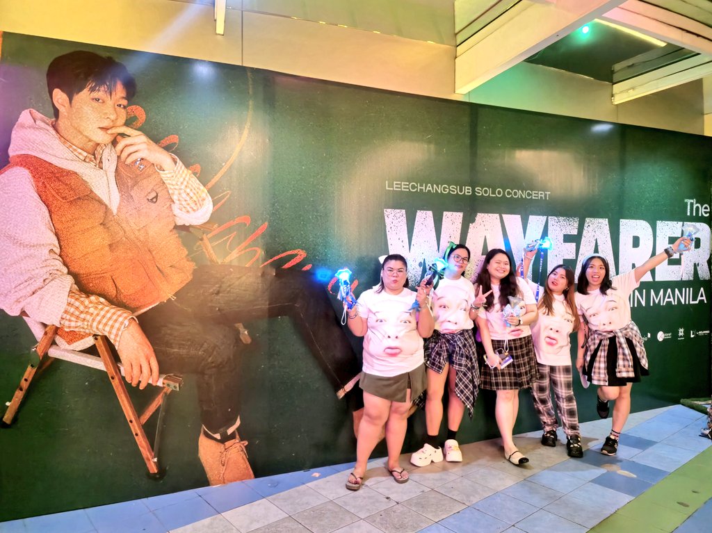 ajadearhannah's tweet photo. Kulto ni Chang 🍑⚪️ See u ulit next year chz 😆 *insert ate euna*

#TheWayfarerMANILA #TheWayfarer_in_Manila #BTOB #비투비 @OFFICIALBTOB @LeeCS_Official 💙 https://t.co/KPVKgc1VOc