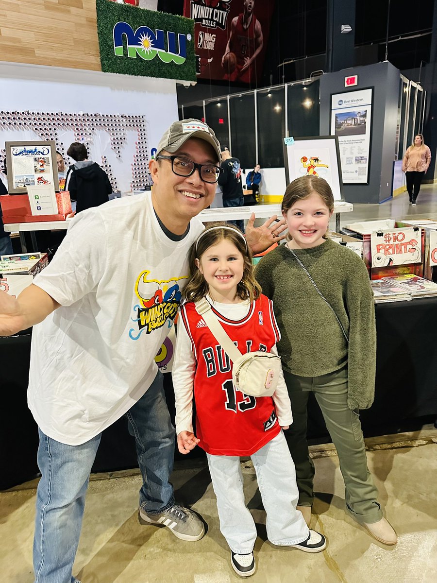 MrBelonio's tweet image. DG58 Connections even at the Windy City Bulls game! A couple of my students were at the game and when they heard my voice on the Jumbotron, they told their parents that Mr. Belonio was here! 😂So sweet of them to visit me at my table! #dg58pride #workweekend #beloniodoodles