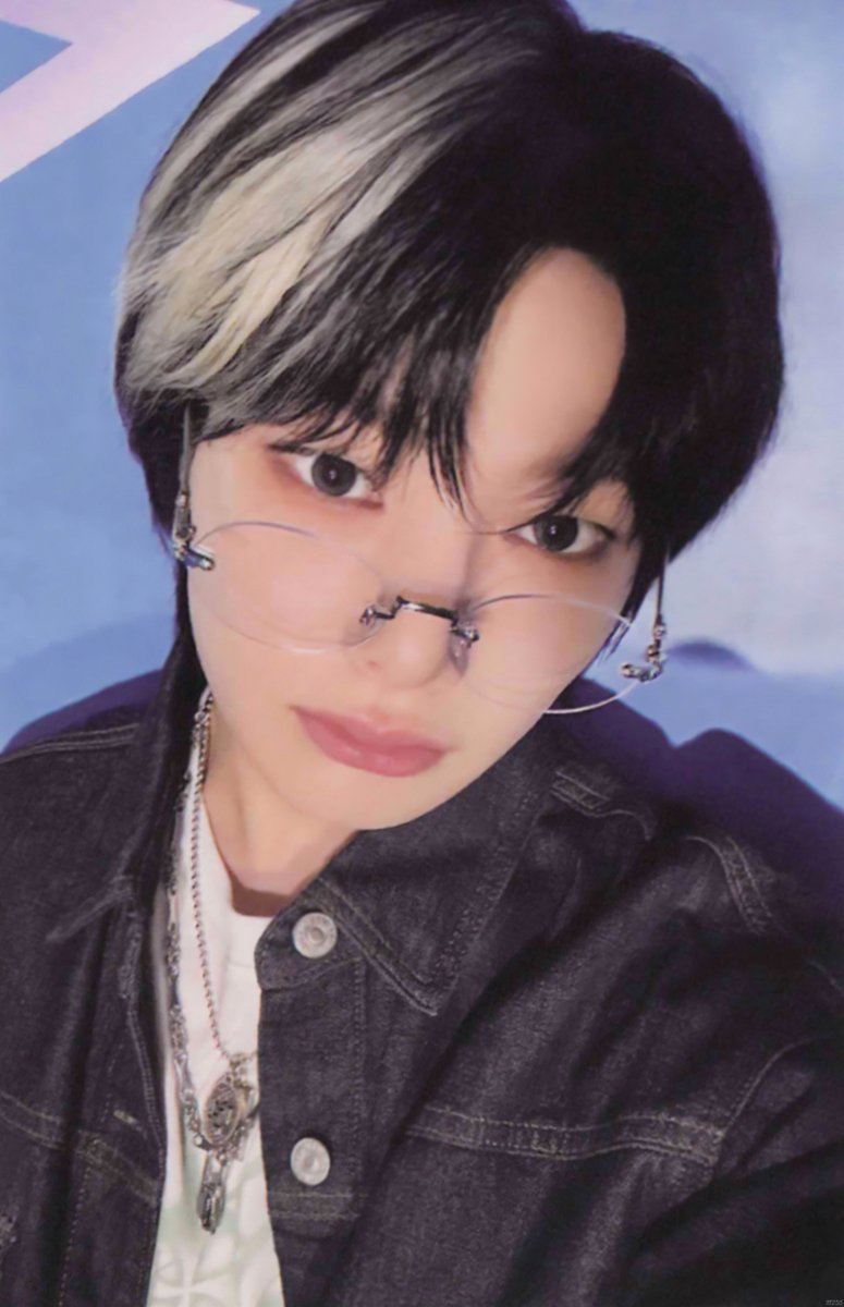 [scan] 2025 season's greetings photocard

#StrayKids #스트레이키즈