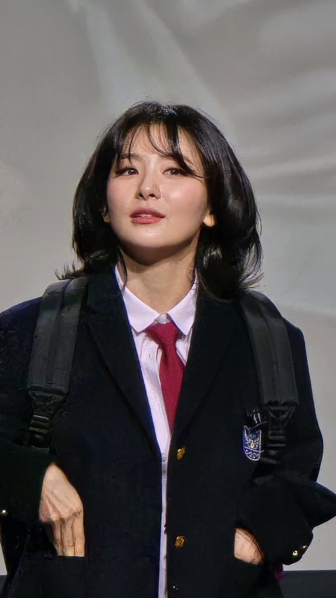 kseulgijjang's tweet photo. student-athlete seulgi????? YES?? https://t.co/5AxKNIEcI2