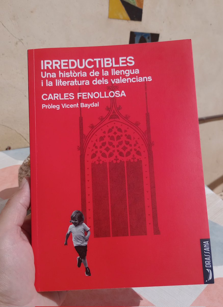 Encara em queda el segle XX, però quin goig de llibre 'Irreductibles' de Carles Fenollosa, quina capacitat divulgativa, quina font d'aprenentatge.
<a href="/DrassanaLlibres/">Drassana</a> <a href="/carlesfeno/">Carles Fenollosa</a> <a href="/vicentbaydal/">Vicent Baydal</a>