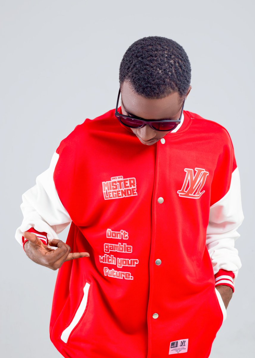 MisterLegende's tweet photo. Don’t GIVE UP!!!
made in bénin 🇧🇯 

#misterlegende #ML https://t.co/qXvgp0o5xc