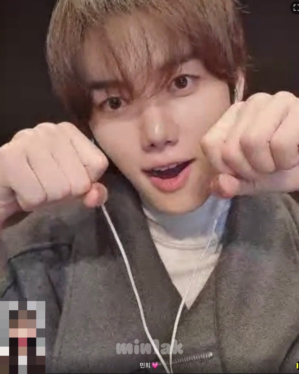 250323 위드뮤 #민희 #크래비티 

강아지의 날 민희🐶💗