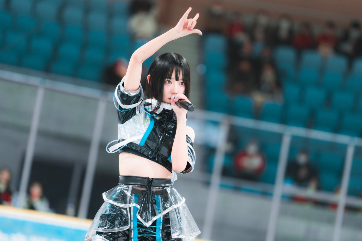 氷のステージは涼しくて歌うのが
気持ちよかったー！^>.<^🧊‧₊ ᨳ ⟢․⁺
すてきな機会に感謝でいっぱいです。

アイスホッケーの試合を人生初みたのですが
想像以上に熱くなって最初から最後まで
がっついてました(՞⸝⸝o̴̶̷̥᷅ ̫ o̴̶̷᷄⸝⸝՞)و🏒⸝꙳.˖ 笑
ゴールの演出がかっこよすぎて