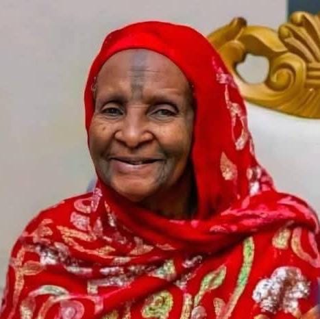 NTANewsNow's tweet image. Northern Governors Commiserate with Katsina Governor Over Mother's Demise 

The Northern States Governors have conveyed their heartfelt condolences to Governor  Dikko Umar Radda of Katsina State over the demise of his beloved mother, Hajiya Safara'u Umaru Baribari, who died…