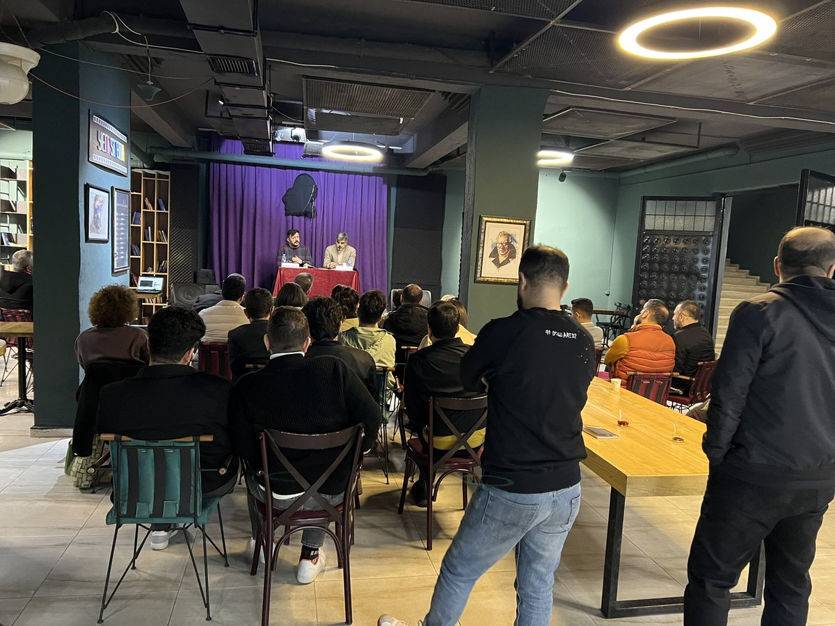 📌SÖYLEŞİ / İMZA - HEVPEYVÎN 
Dr Hasan BAYAM

Dr Hasan Bayam söyleşisinden. 
Katılan herkese çok teşekkür ediyoruz. 
Teşekkürler Dr. Hasan Bayam, Prof. Dr. Yusuf Aslan ve katılımcılar. 

<a href="/BayamHasan/">hasan bayam</a> 
<a href="/kalanyayinlari/">Kalan Yayınları</a>