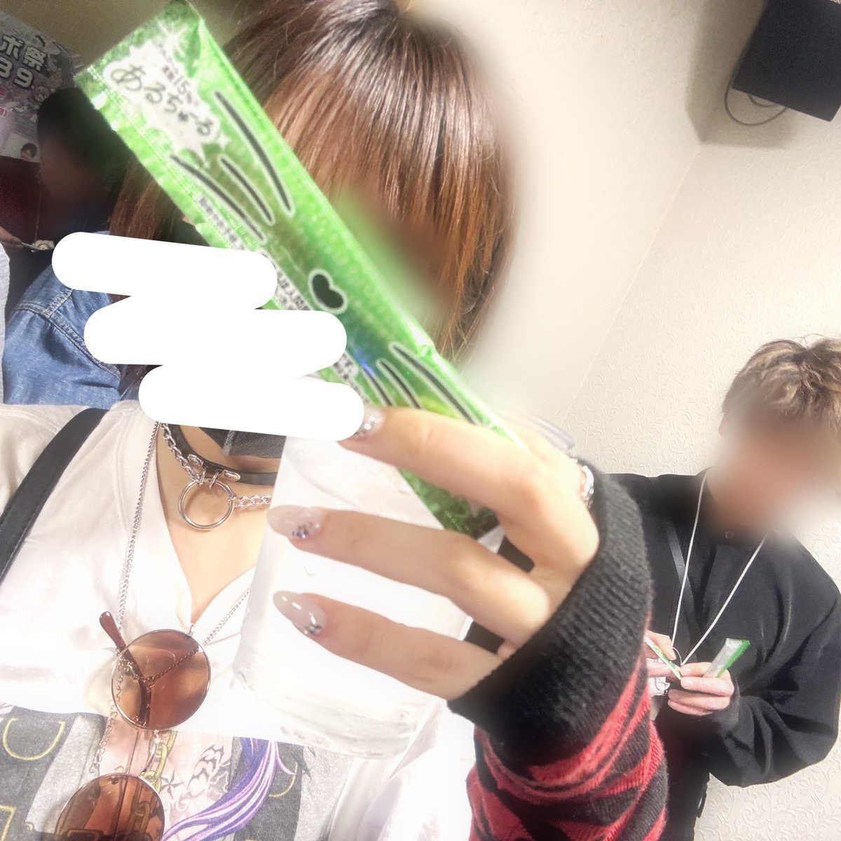 網タイツたちfeat.夏芽みのりさん と あるちゅーるもらってうれしそうなわいくん☝️😄