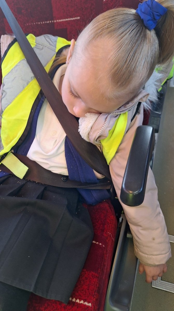 HMSGrimsbyfs2's tweet image. Fresh air, beautiful fields, and a walk through the woods to find the Pingles!
The children had a fantastic day and enjoyed every moment. 
@DeltaStrand @DeltaTrust_Org @ClareHa51528544 #EYFSFun