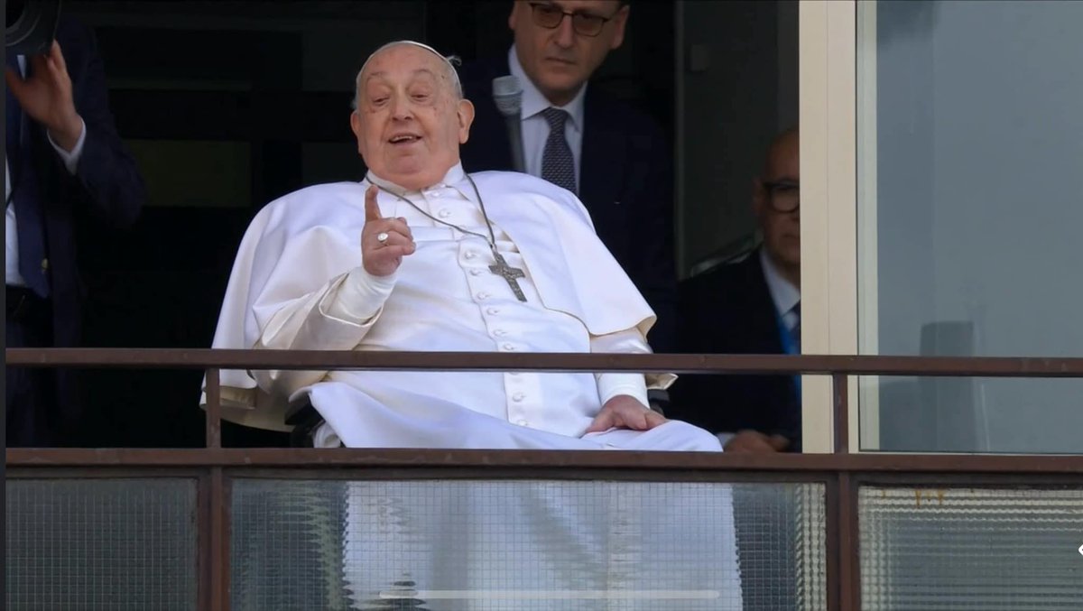 tfcnglobal's tweet photo. LOOK | Pope Francis makes first public appearance, 38 days after his hospitalization, at Rome's Gemelli Hospital.
Pope Francis appeared happy and smiling at the balcony of Rome’s Gemelli Hospital for the first time after 38 days of hospitalization. https://t.co/mTnJKIZi2T