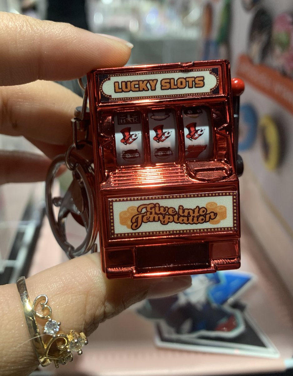__candarella's tweet image. got @chibihayo โs p5 slot machine and! FIRST PULL!!!! Wow โค๏ธ๐ค