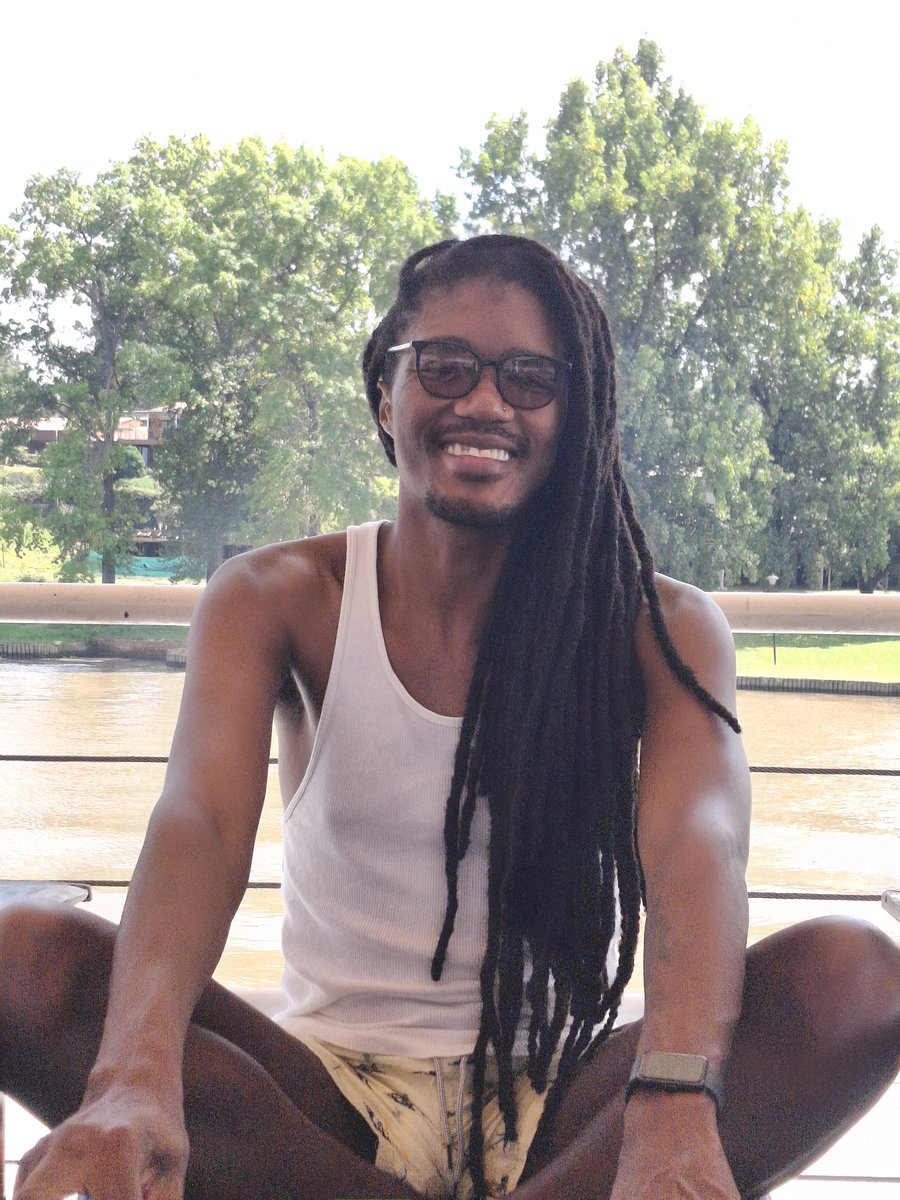 Hello from the other side 💛🌻