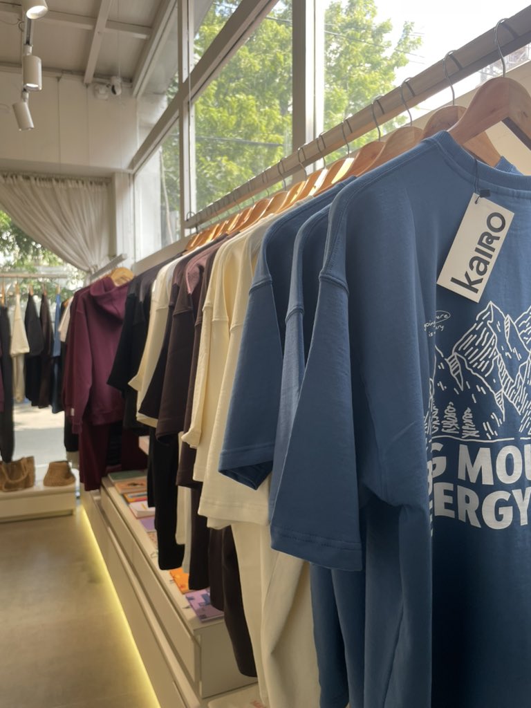 CuredandSalted's tweet photo. Heeelloo 

Today, Kairo turns one. 🥰

A year ago, we had no idea if anyone would connect with our designs, our philosophy, or the stories we wanted to tell.

"Will anyone even buy our t-shirts?" https://t.co/4XOZJ4X2eL